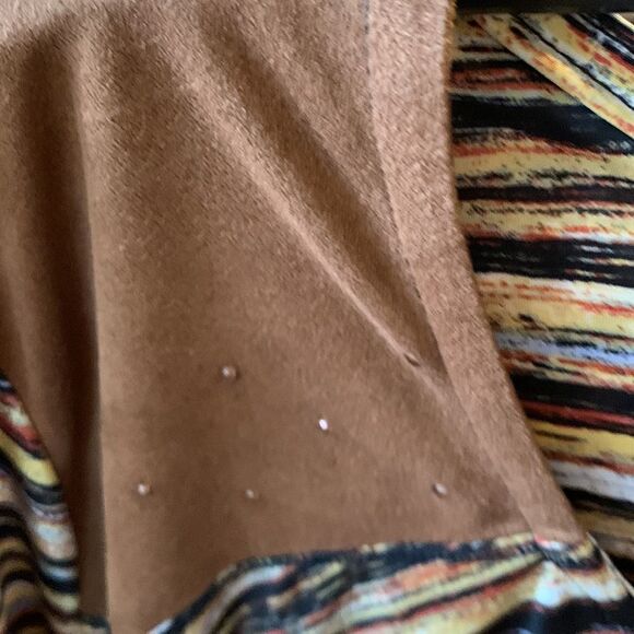 Multiples extra large brown top with Suede like Detail at the top and sequence - Picture 4 of 5